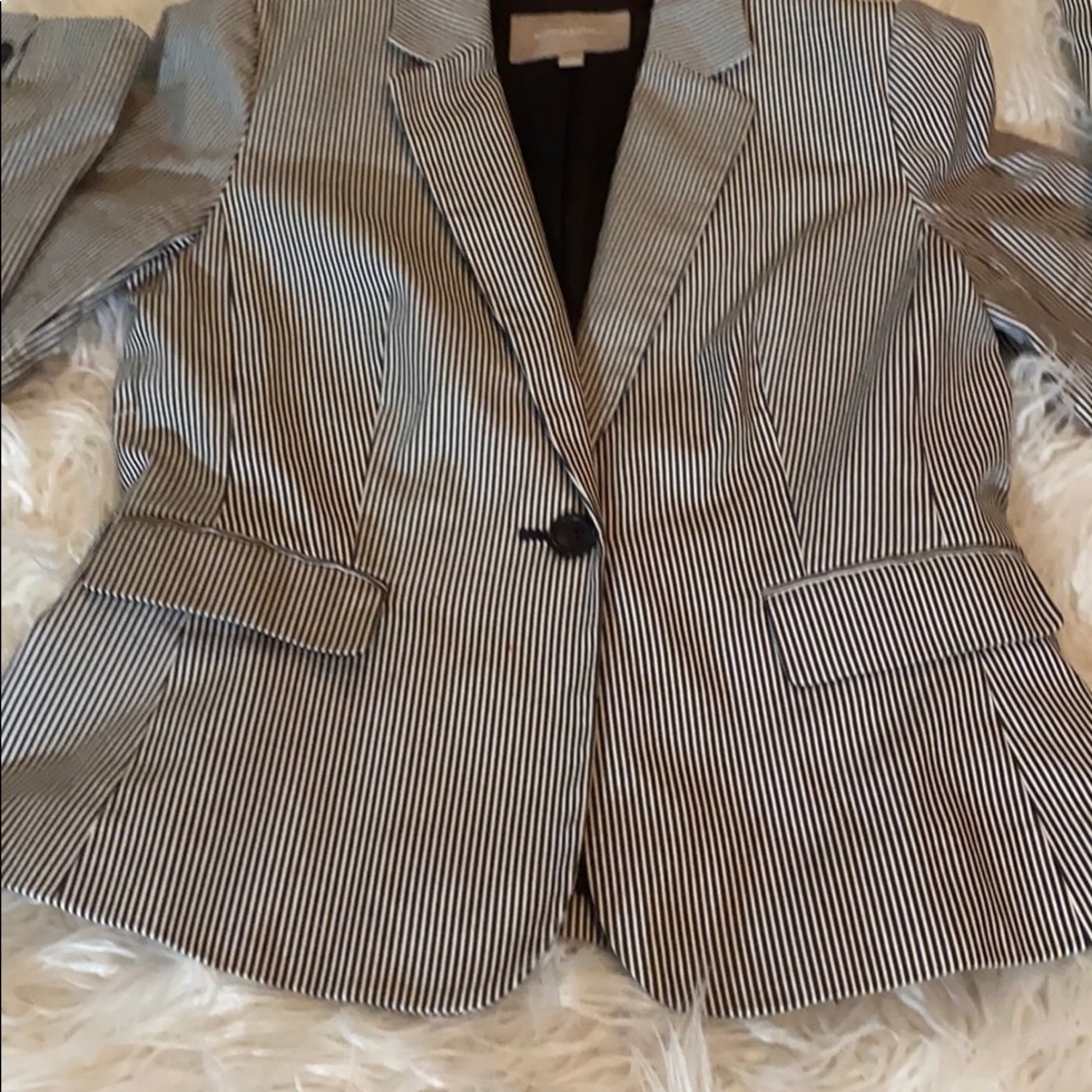 ‼️ Bannana Republic Stylish Stripped Blazer - Picture 5 of 7